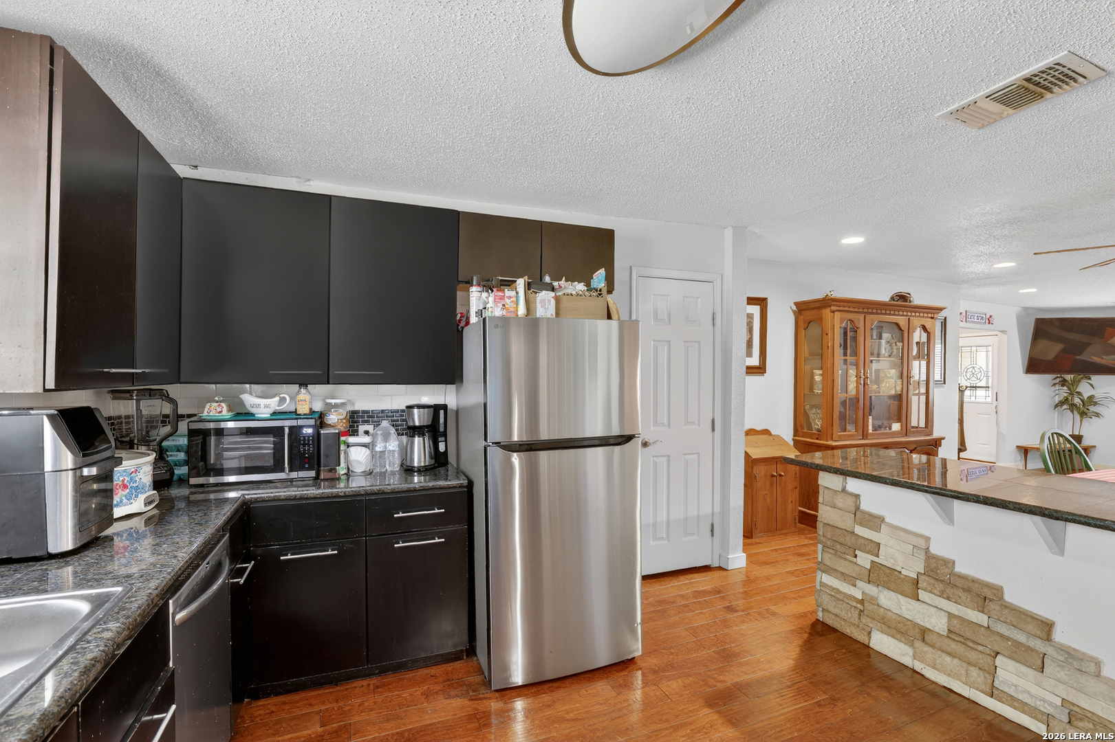 1011 E Hefferman, Beeville, TX 78102 — photo 3