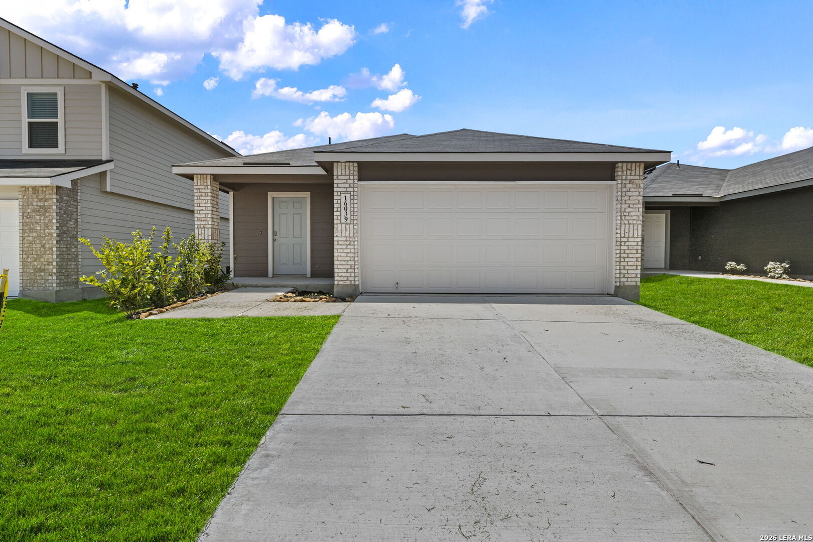 16039 Mahogany Way — photo