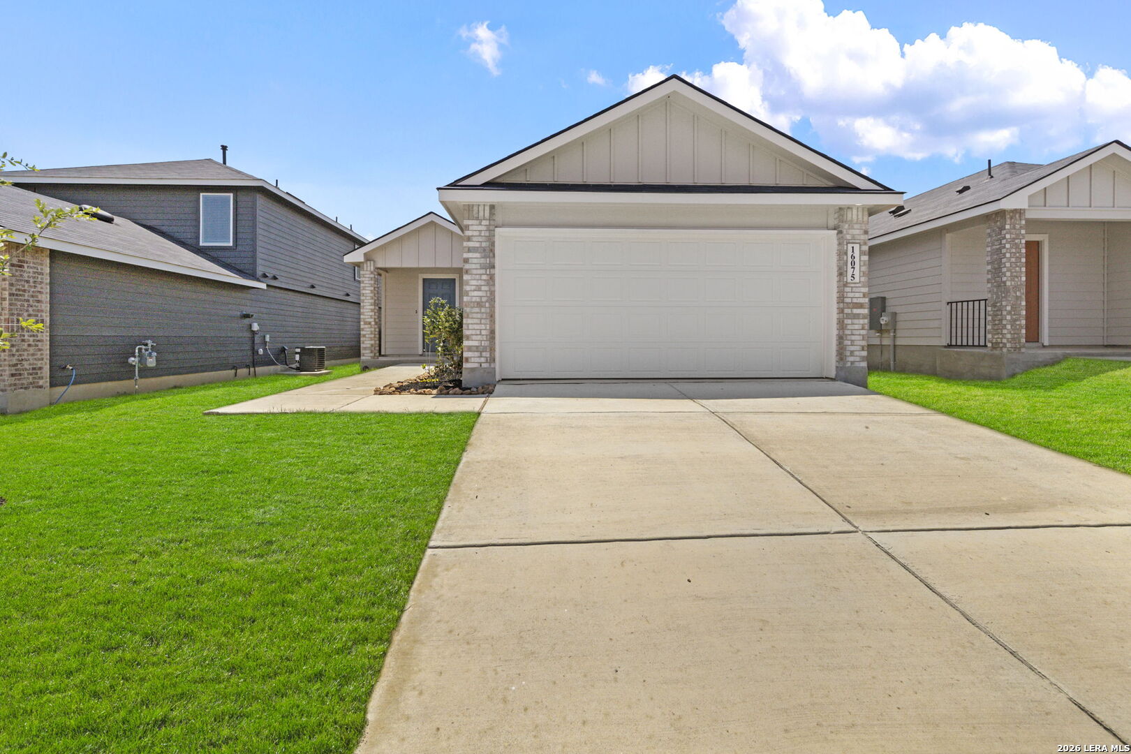 16075 Mahogany Way — photo