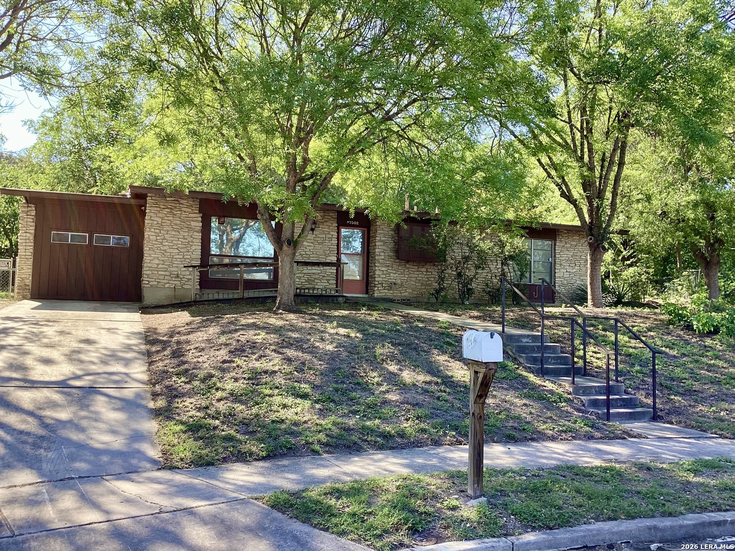 7502 Glacier Lane — photo