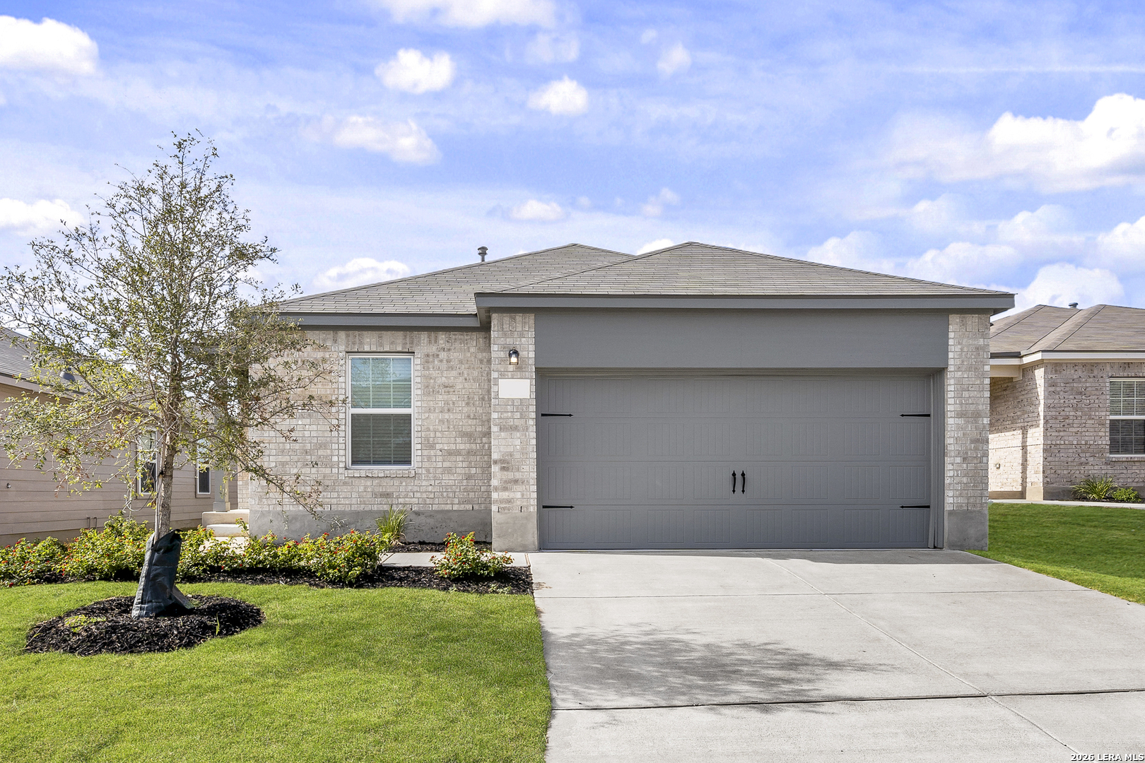 4410 Banting Crescent — photo