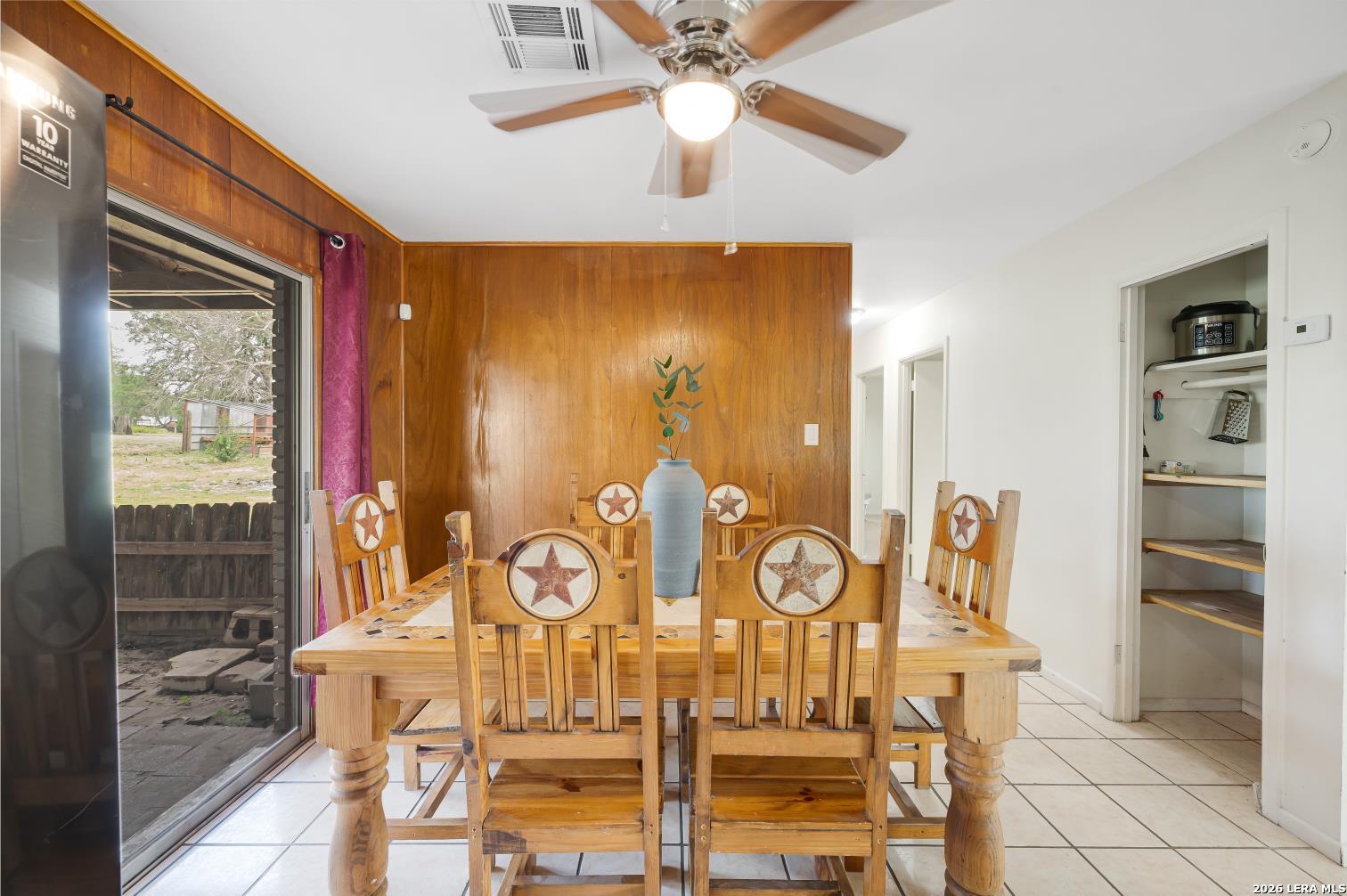 1081 County Road 773, Devine, TX 78016 — photo 3