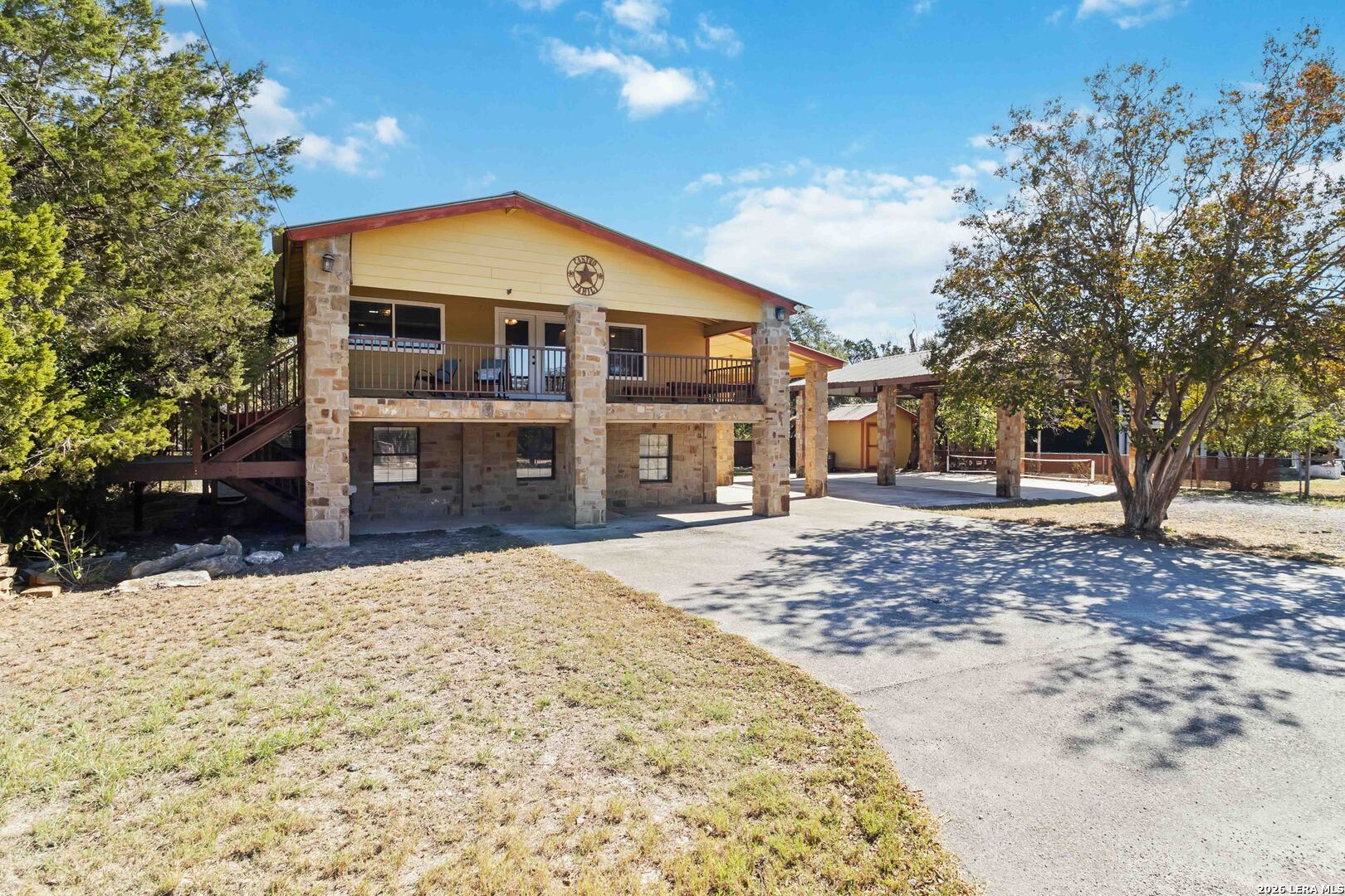 2481 Lakeshore Drive — photo