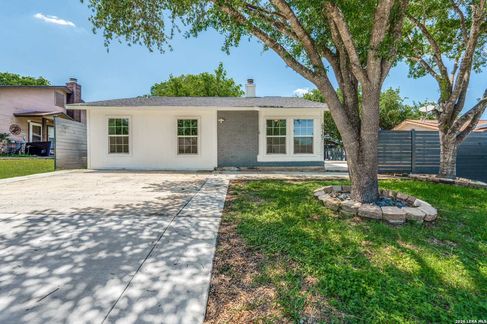 4915 Nuthatch Street — photo