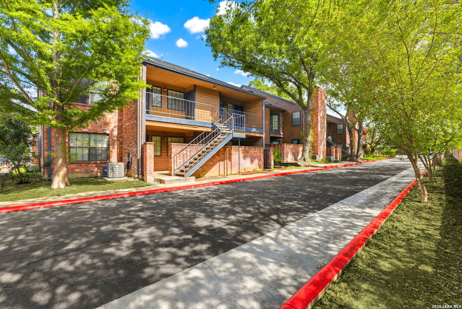 4803 Hamilton Wolfe 914 — photo