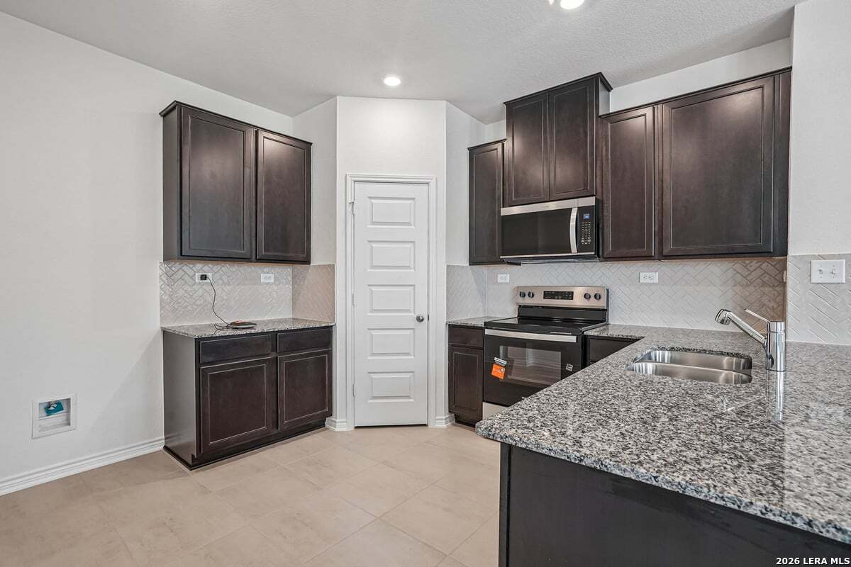 13007 Bone Dry Lane, Von Ormy, TX 78073 — photo 3