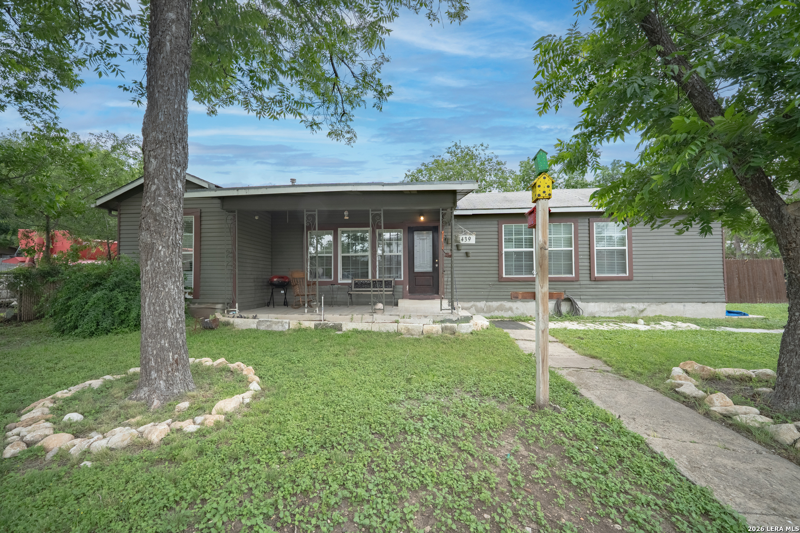 1439 W Ridgewood Court — photo