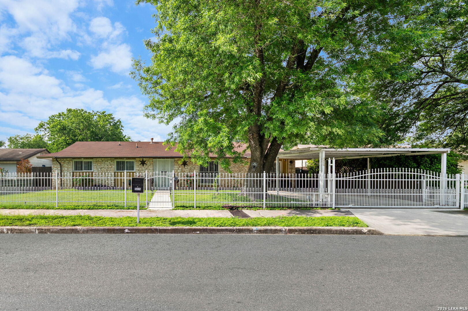 5826 Castle Brook Drive — photo