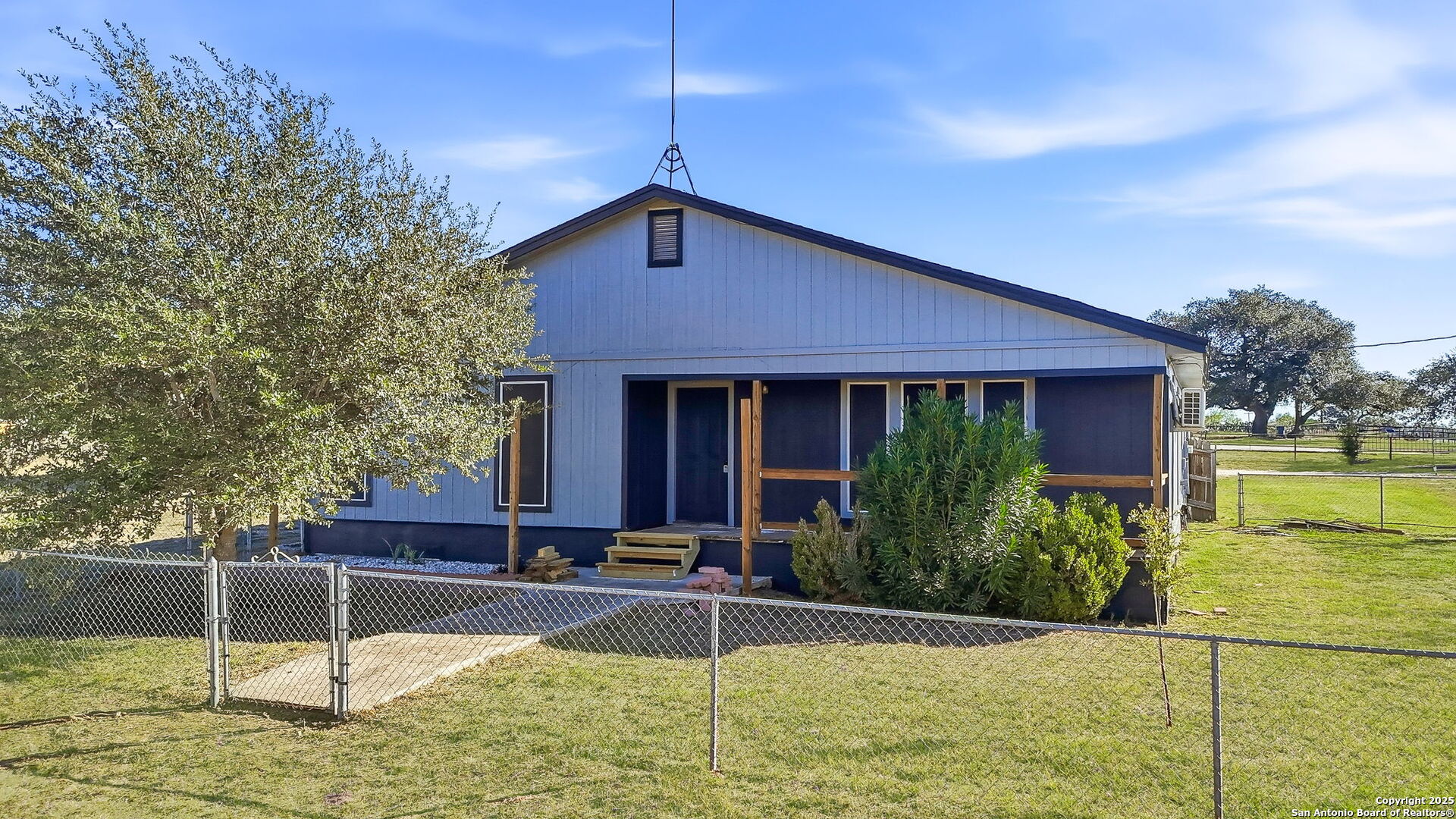 1037 County Road 7711 — photo