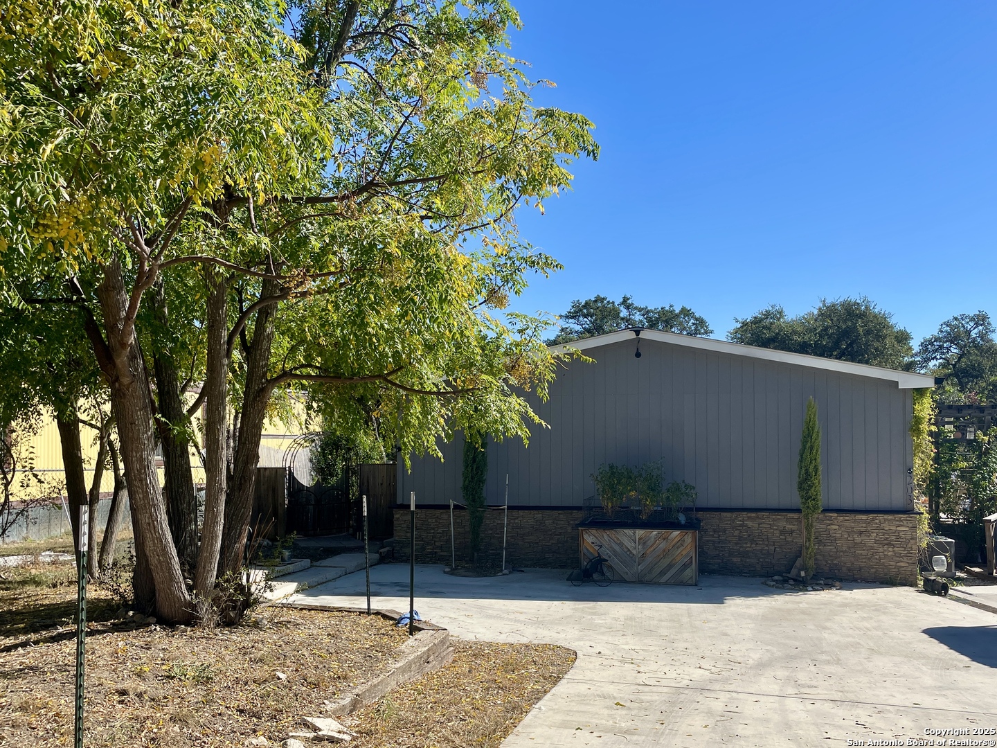 203 Ranch Drive, Bandera, TX 78003
