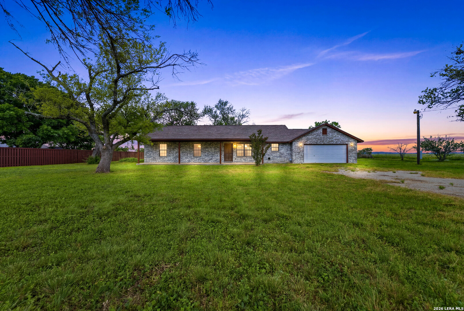 5745 FM 471 N — photo