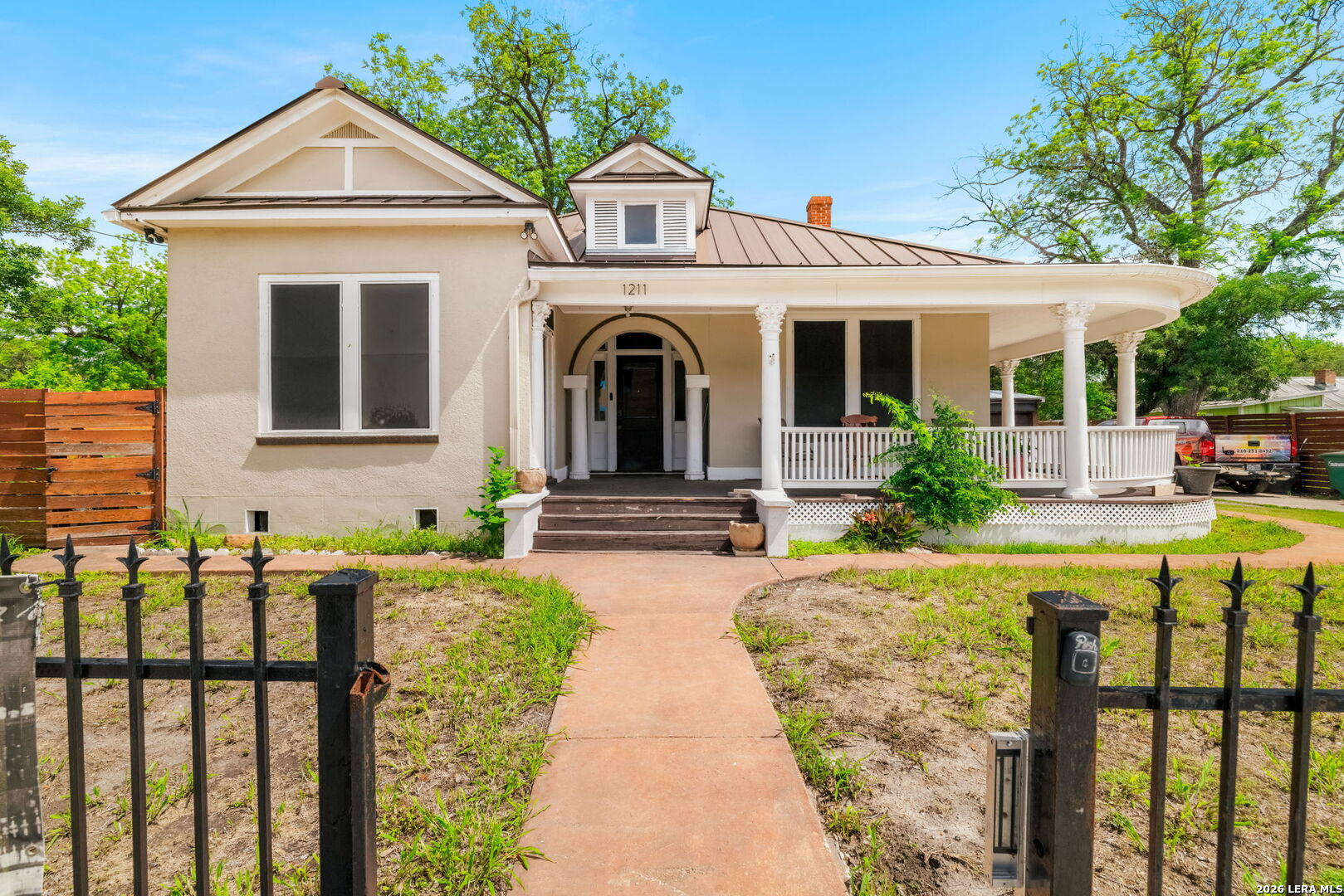 1211 Guadalupe — photo