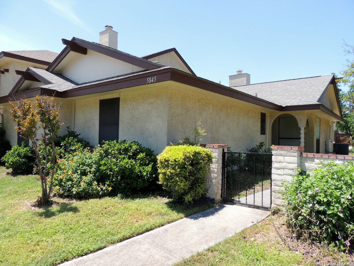 5845 Royal Bnd — photo