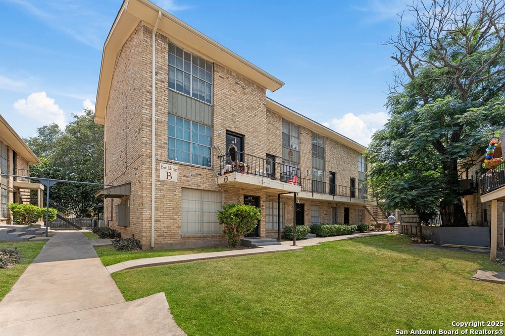6611 Southpoint Street B124 — photo