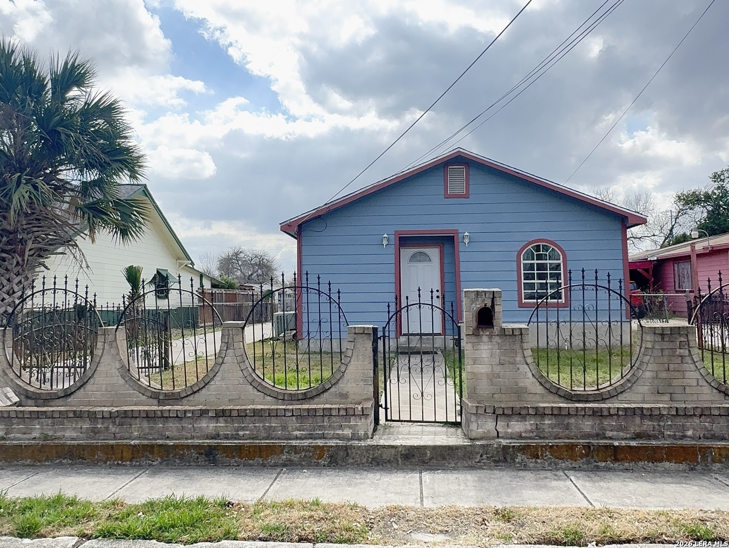 2906 W Poplar Street — photo