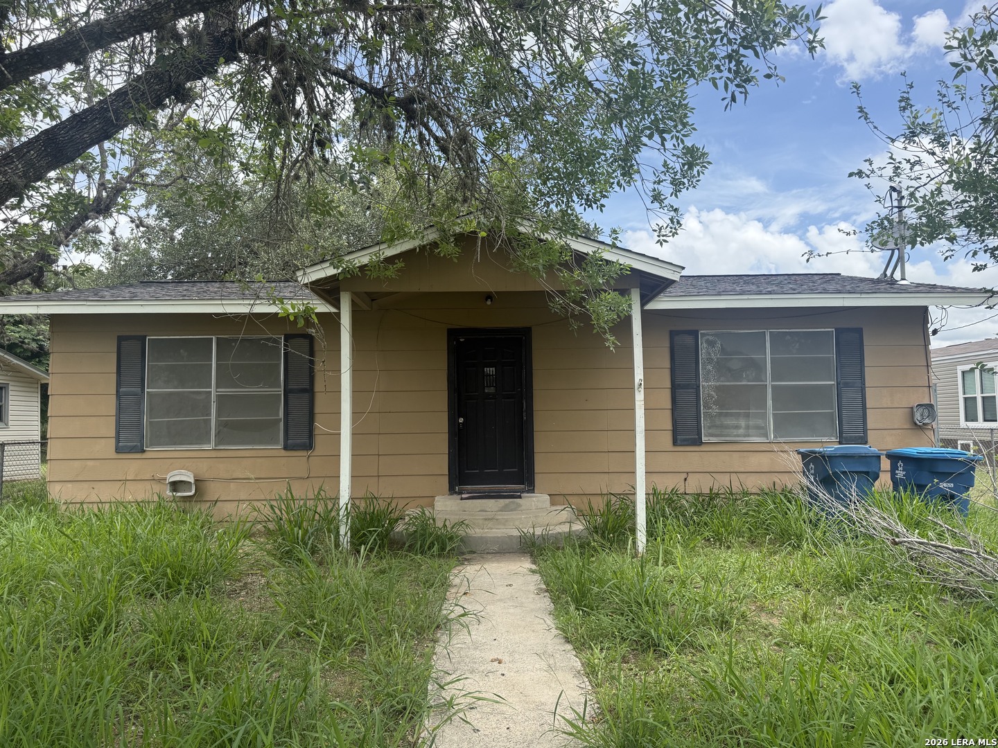 1025 Bowen Street — photo