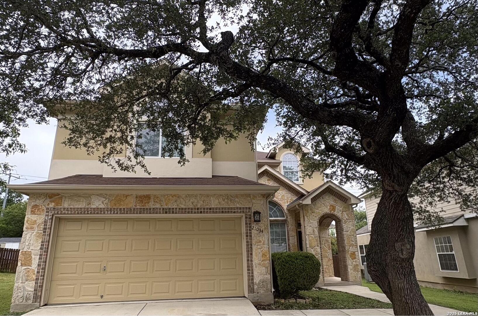 21034 Villa Valencia — photo