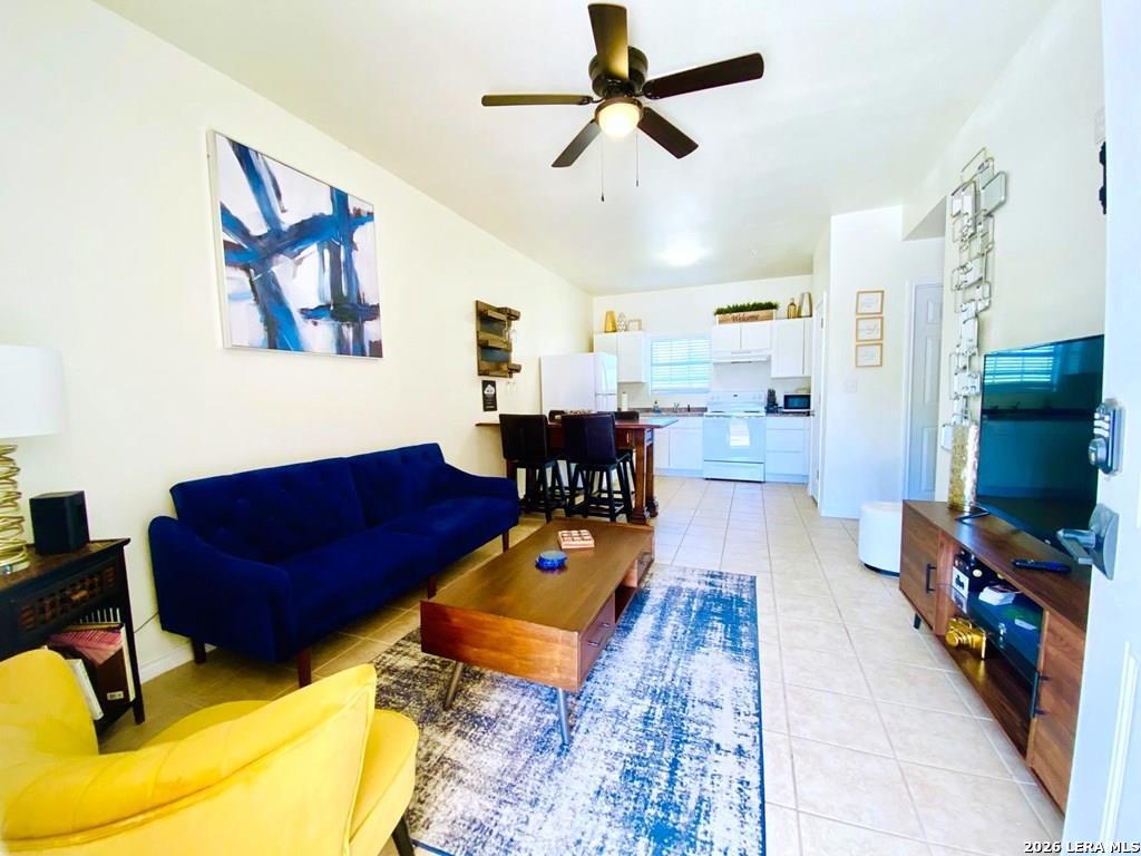 391 Riverside Dr. Unit #6 6 — photo