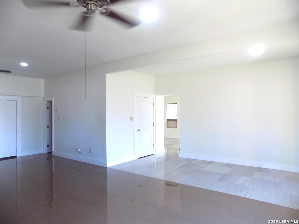 1001 Ferry Street, Eagle Pass, TX 78852 — photo 2