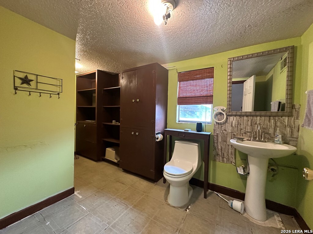 786 Ave B, Eagle Pass, TX 78852 — photo 3