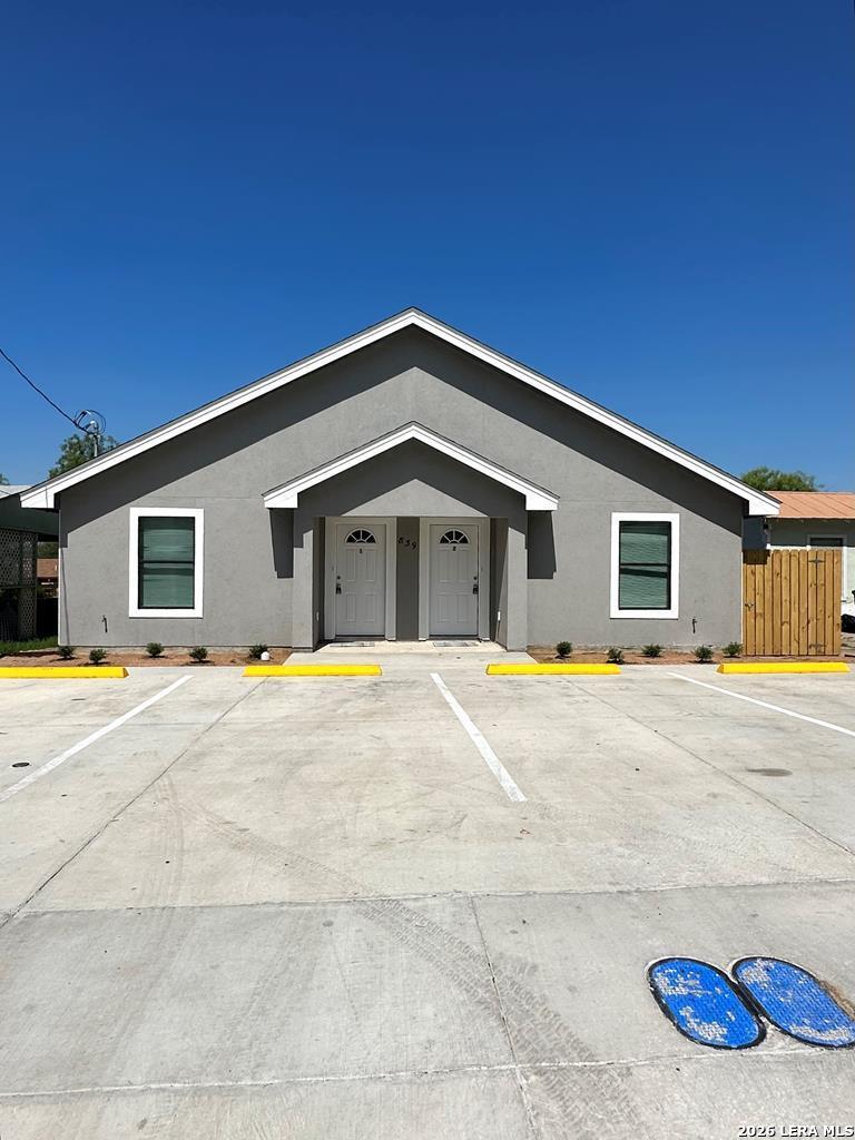 839 Trinity Street — photo