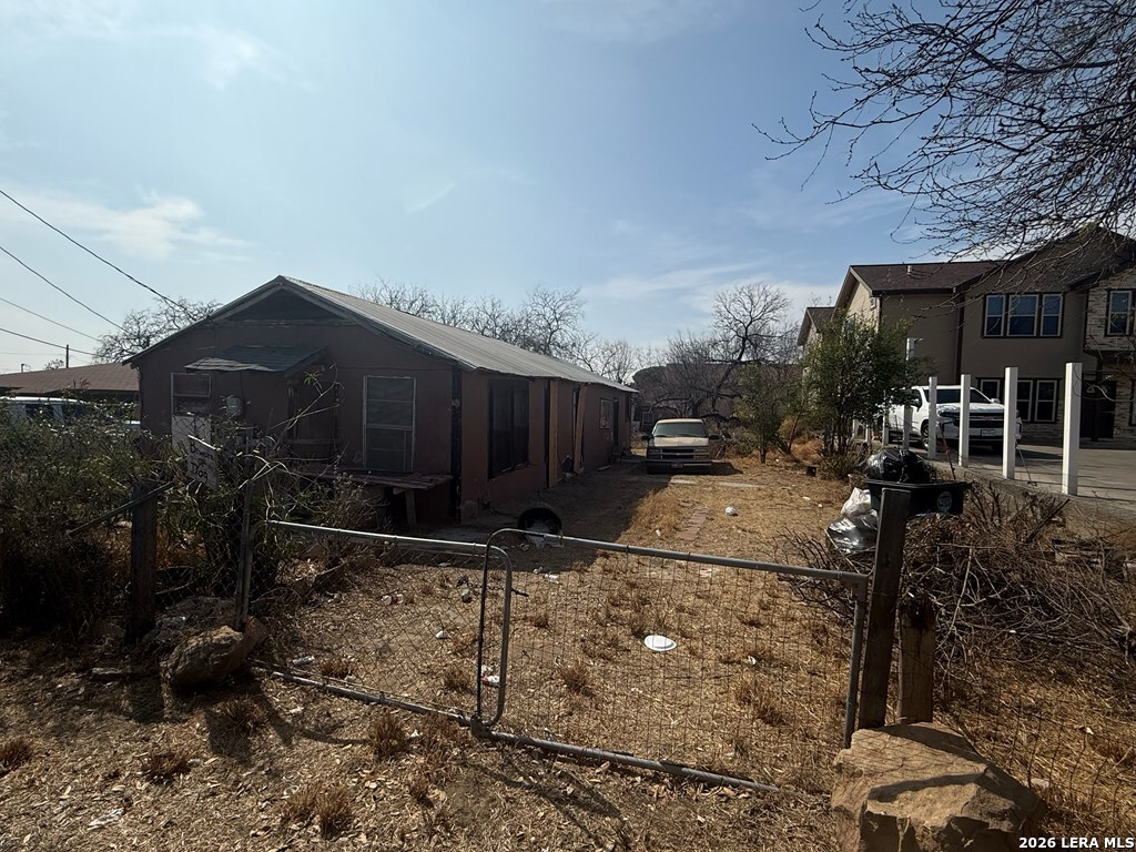 229 Comal, Eagle Pass, TX 78852 — photo 2