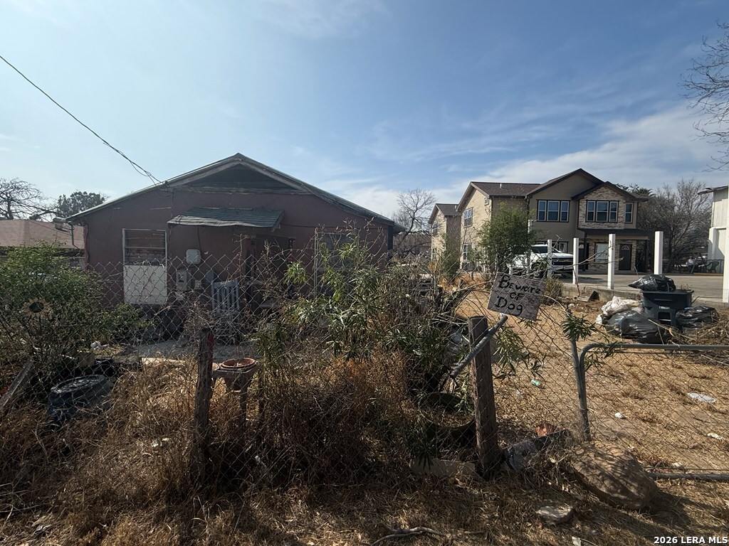229 Comal, Eagle Pass, TX 78852 — photo 3
