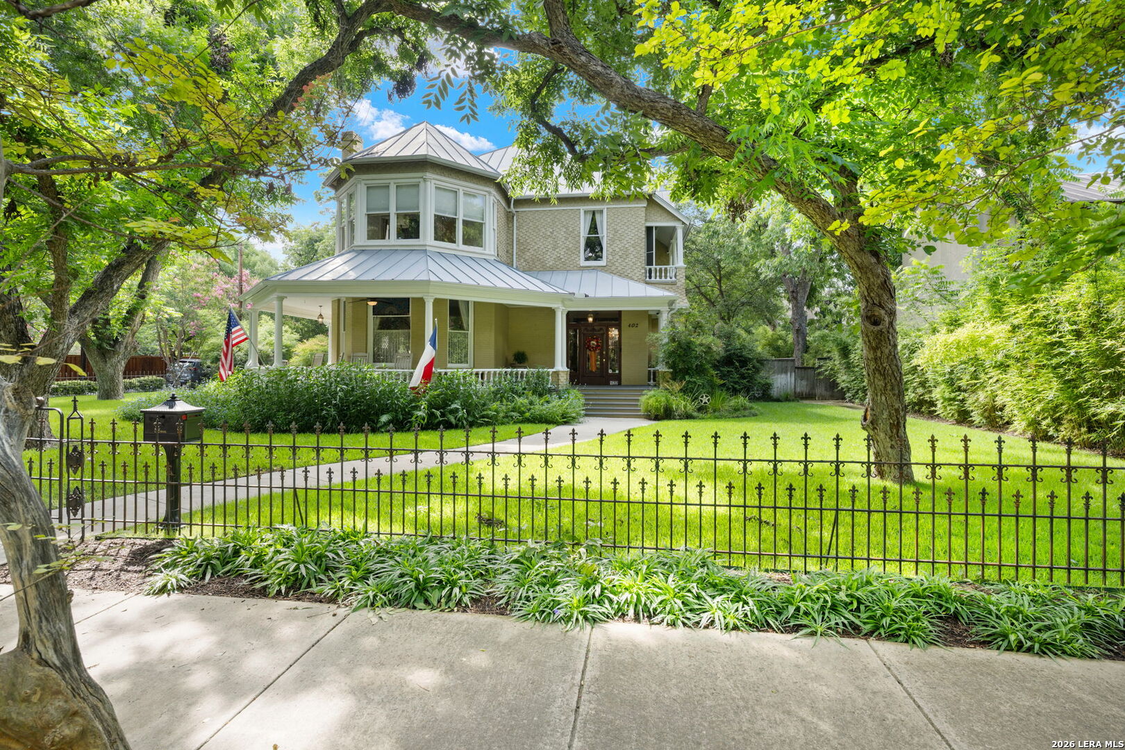 402 Madison — photo