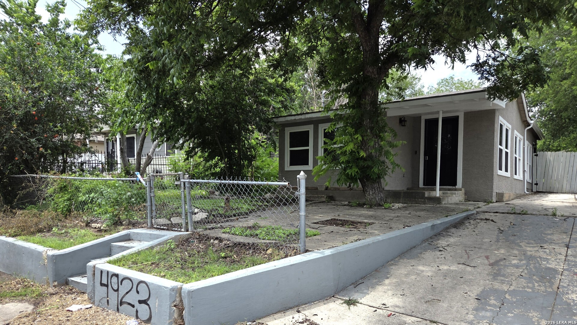 4923 Blessing Street — photo