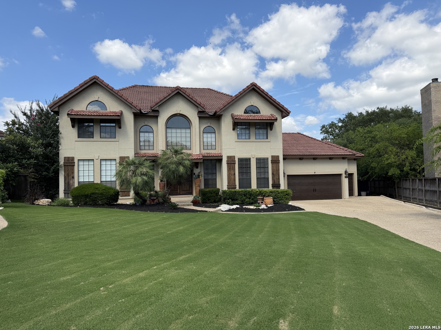 1202 Hymeadow — photo