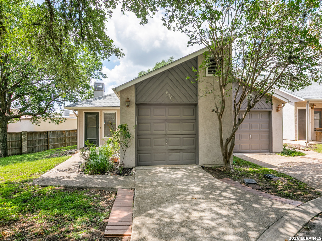 8709 Stream Circle — photo
