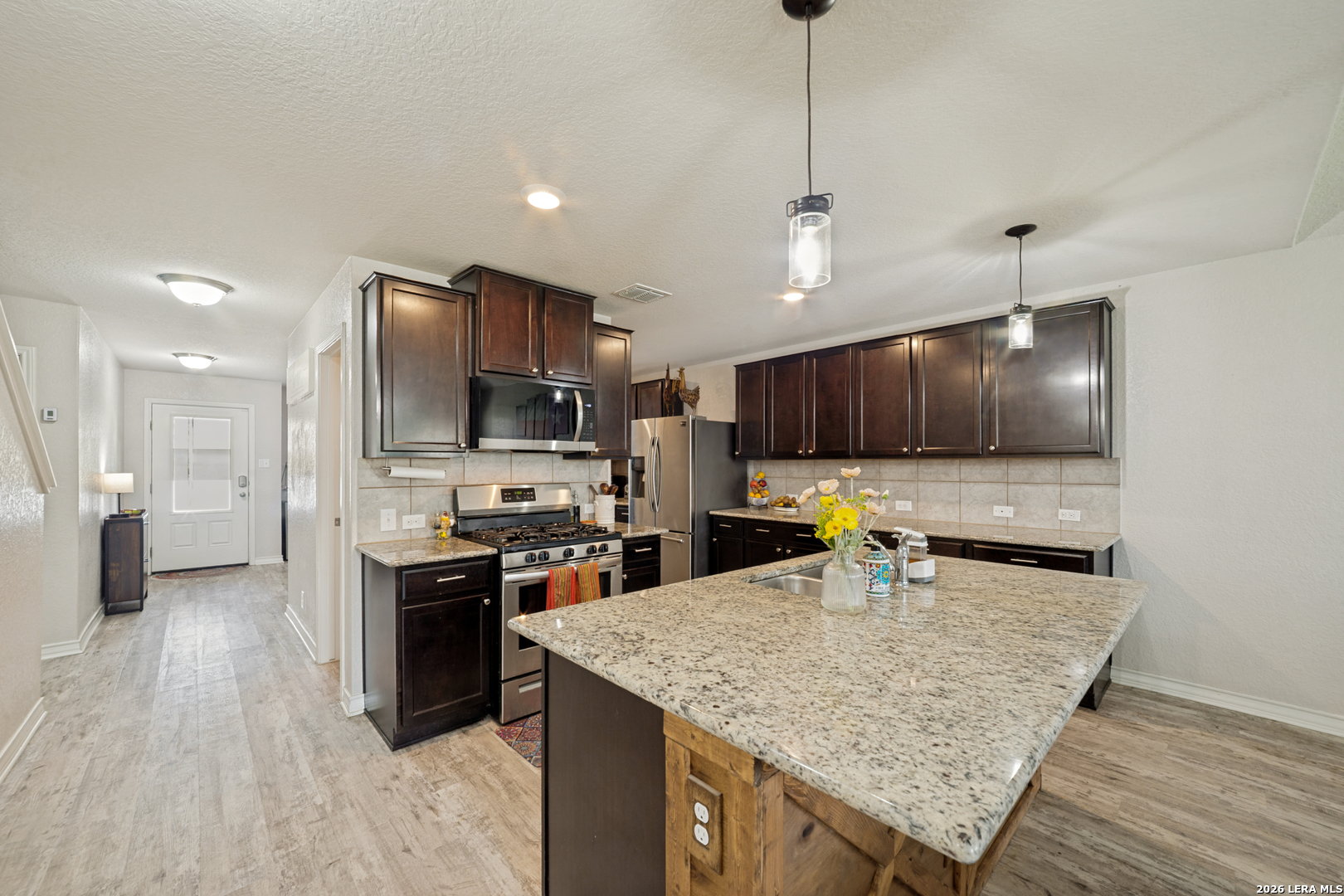 8918 Taylor — photo