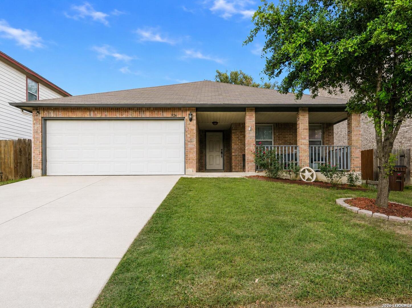 926 Saxonhill Drive — photo