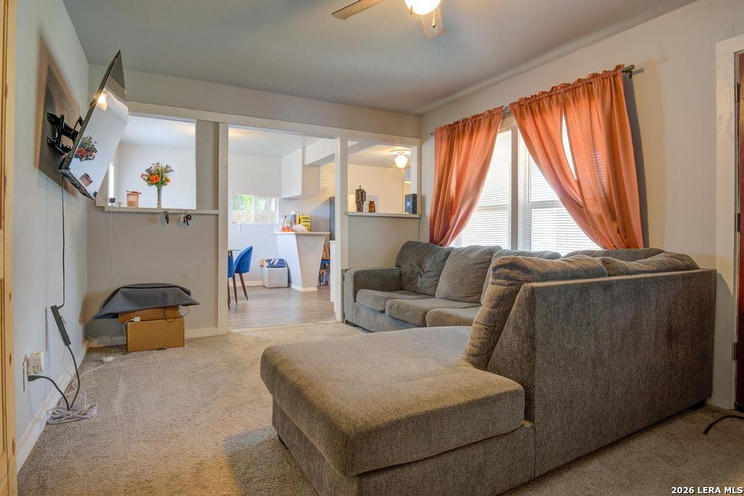 303 Lee Drive, Devine, TX 78016 — photo 3
