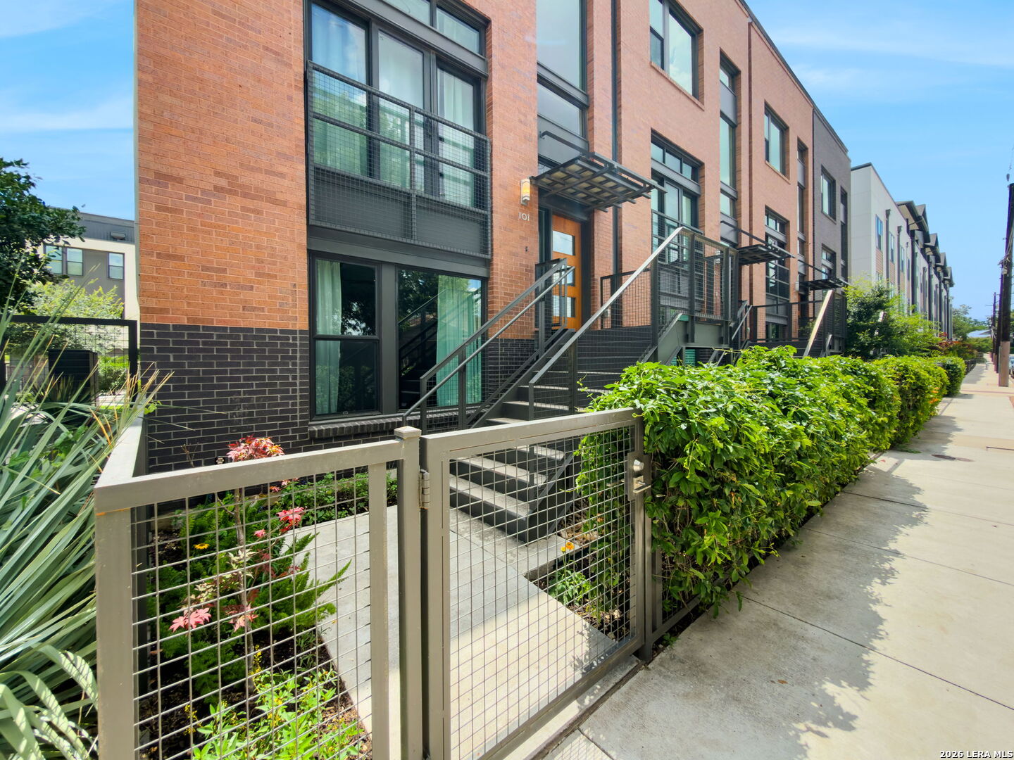 318 W Grayson Street 101 — photo