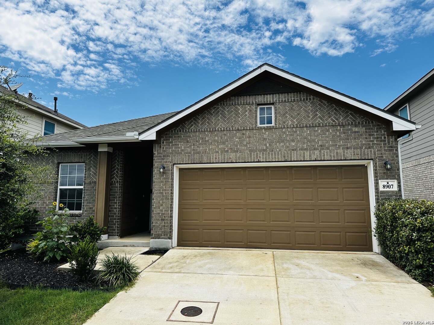 8907 Ladbroke Grv — photo