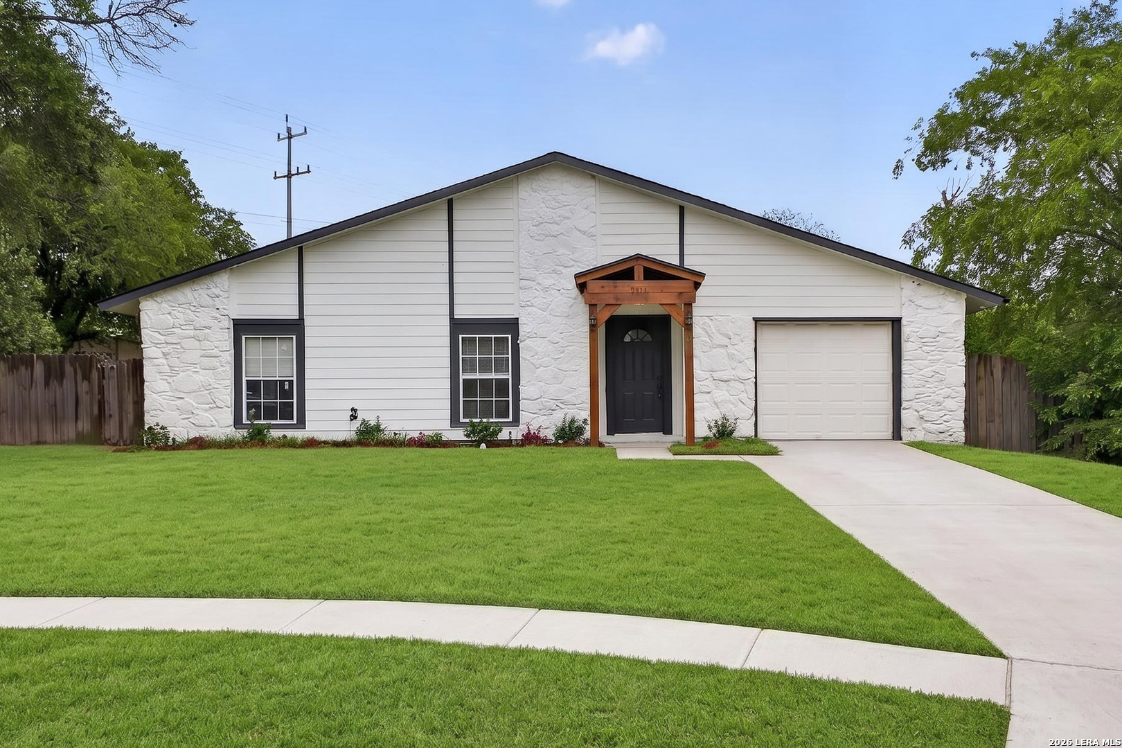 12209 Lucky Oaks Street — photo