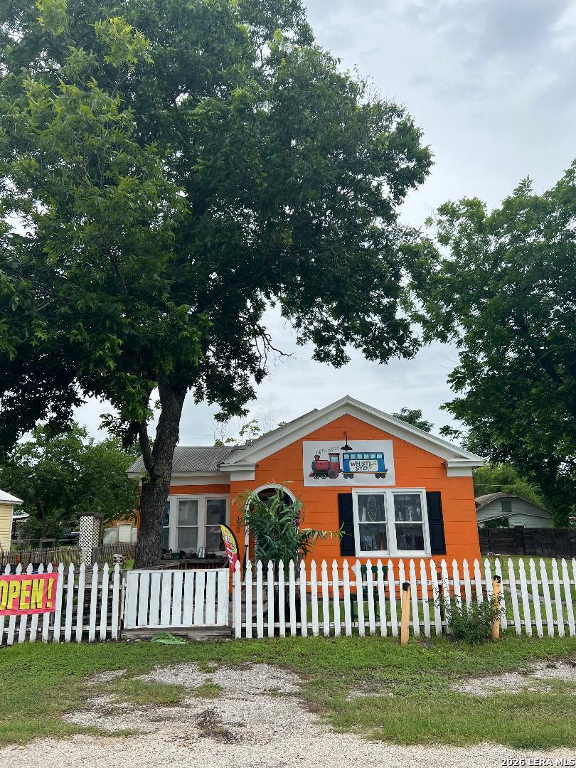 120 Seguin Street — photo
