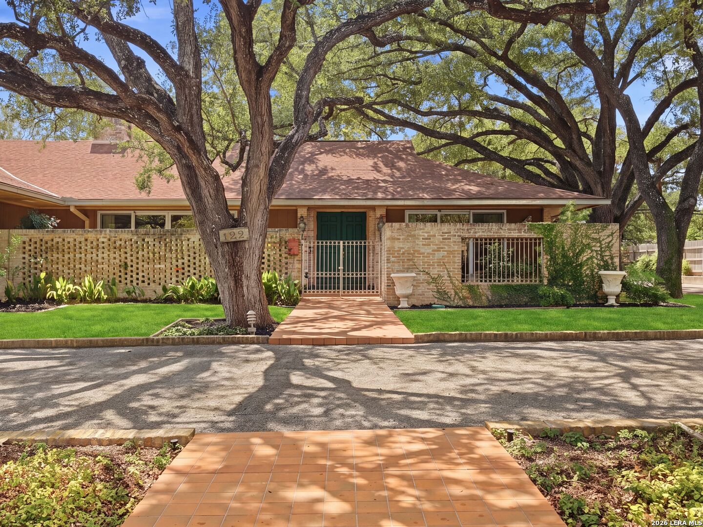 122 Laburnum Drive — photo