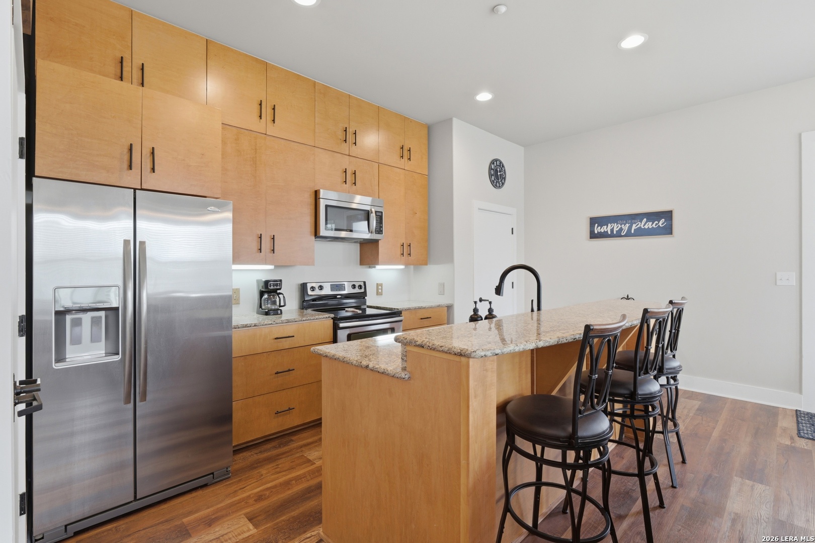 979 N Academy Avenue Apt 2 — photo