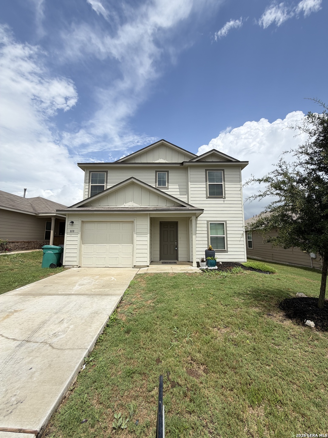810 Retama — photo