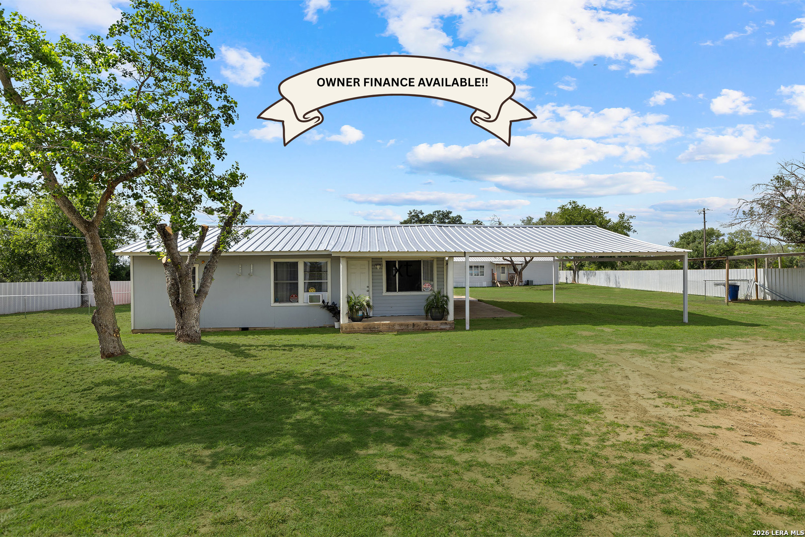 13950 IH 35 — photo
