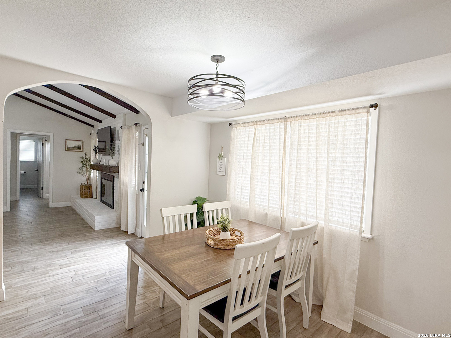 401 Bluebonnet Avenue, Devine, TX 78016 — photo 3