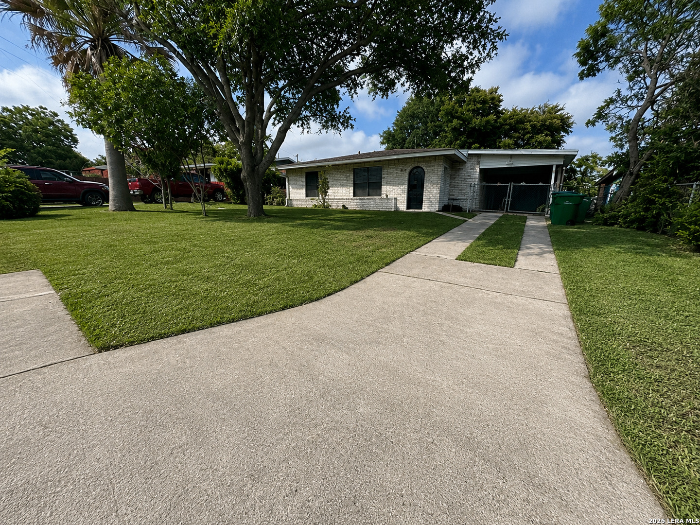 670 Maria Elena — photo