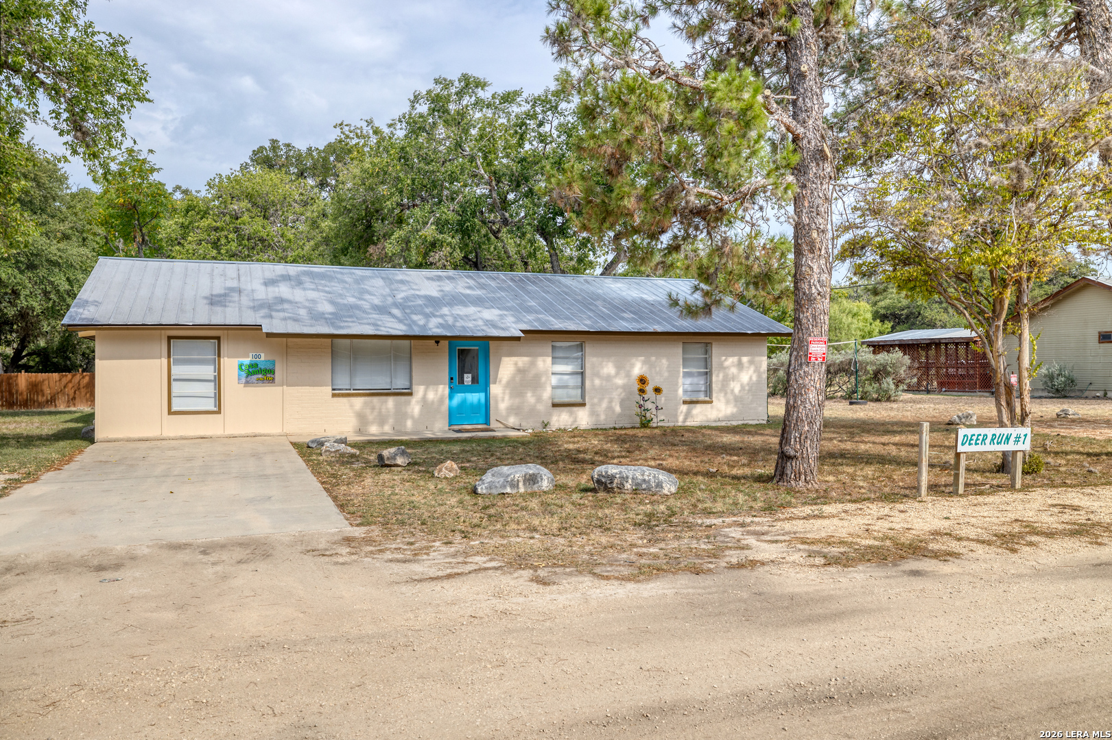 100 Pineview — photo