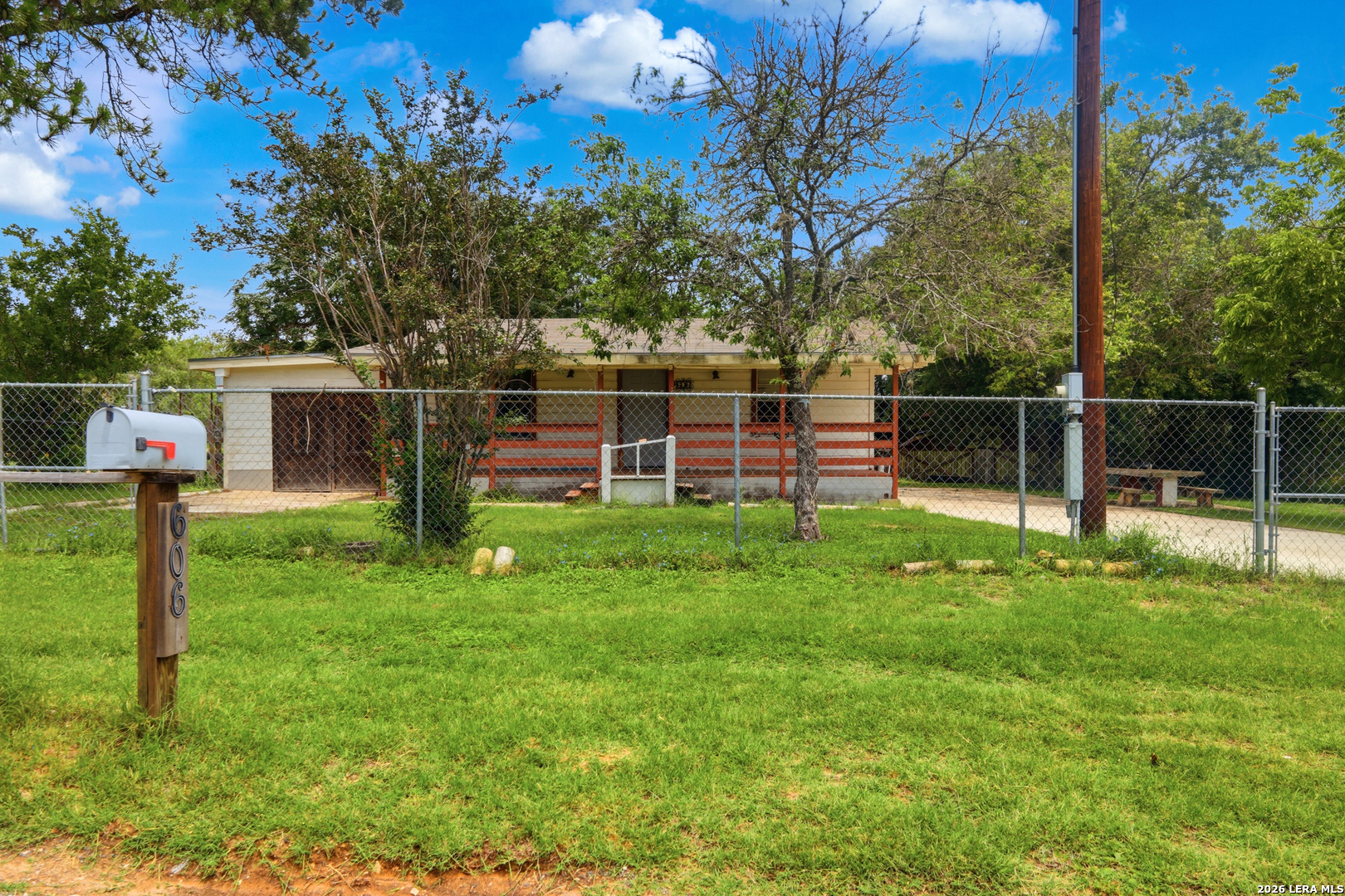 606 Viewpoint Drive — photo