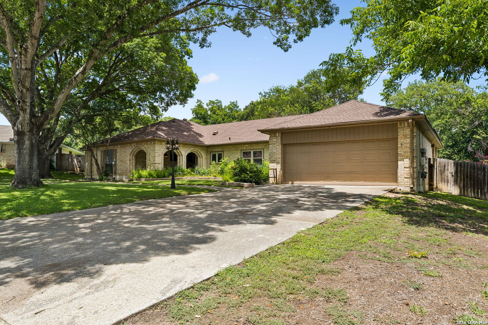 8706 Golden View — photo