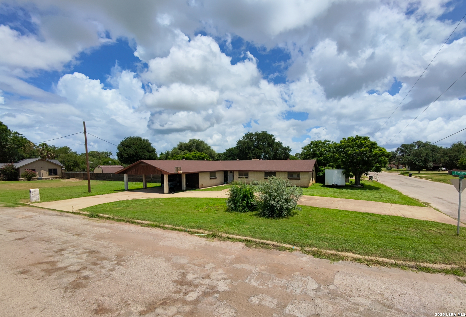 717 E. Brazos — photo