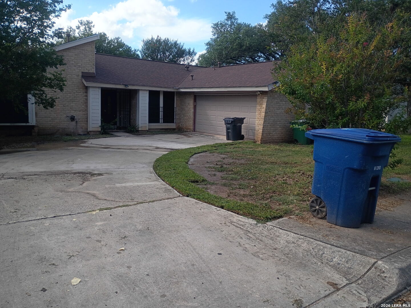 8319 Shallow Creek Drive — photo