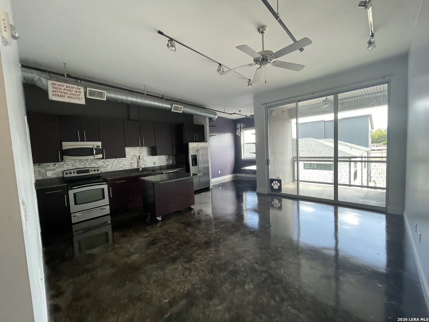 831 S Flores Street 3210 — photo